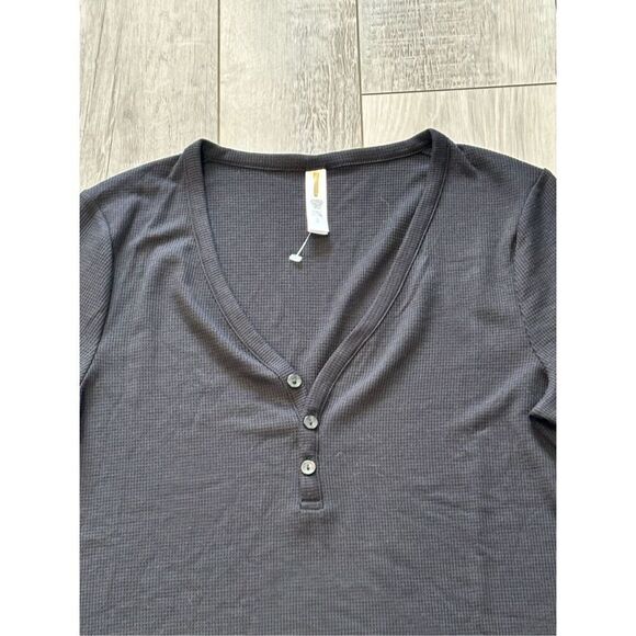 Athleta Wind Down Sleep Top Size L - Picture 7 of 12